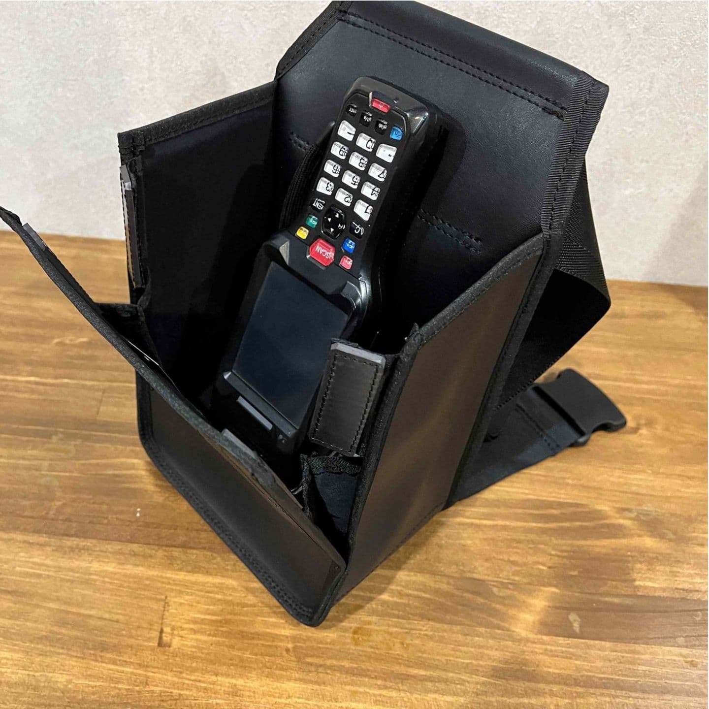 黒のバッグ