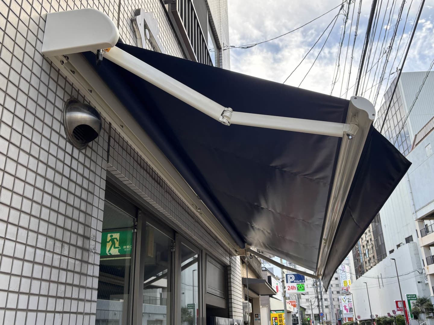 お店のオーニングテント