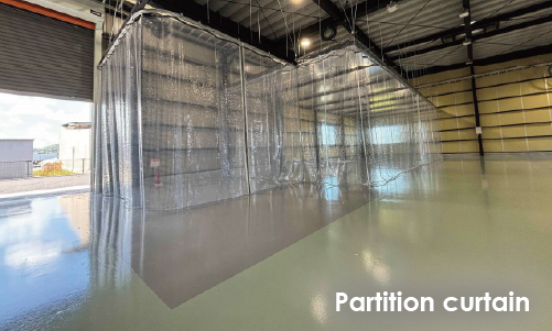 工場内の透明シートカーテン